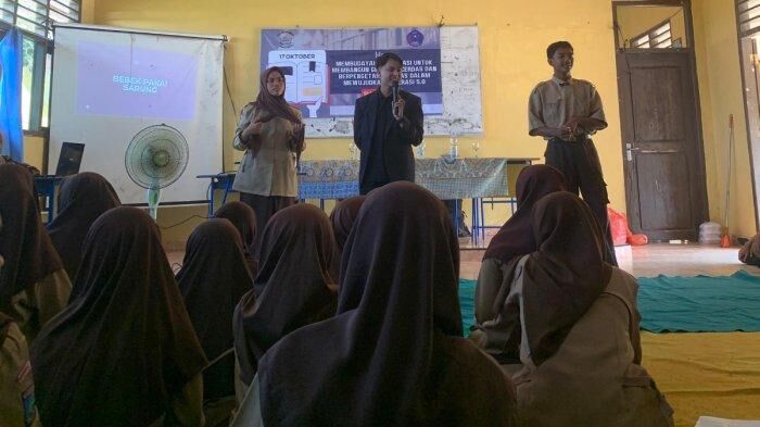 Mahasiswa PPLK Fakultas Tarbiyah IAIN SAS Bangka Belitung Adakan Seminar Literasi di SMPN 2 Koba