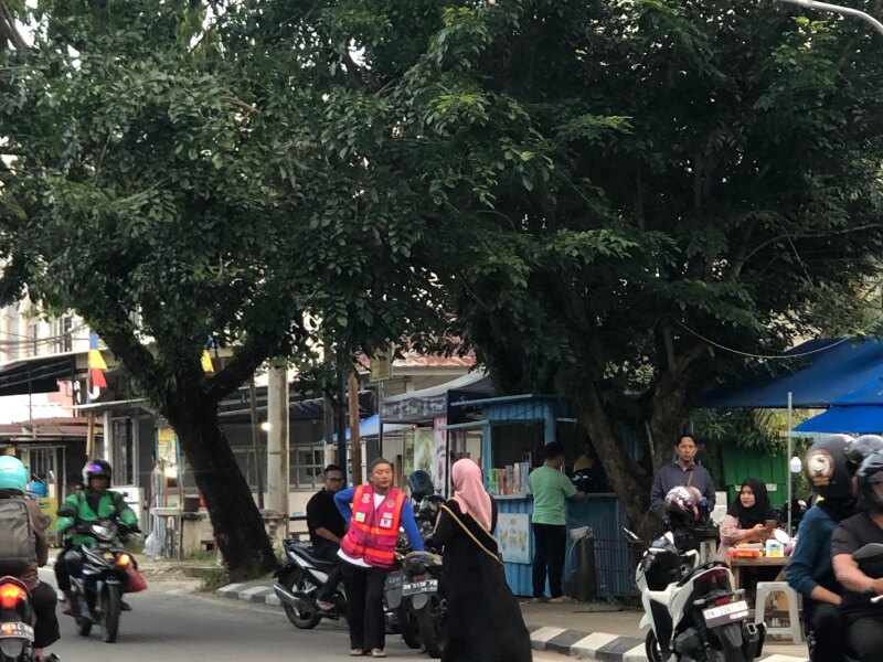 Hima Prodi PIAUD IAIN SAS Bangka Belitung Berbagi Takjil 