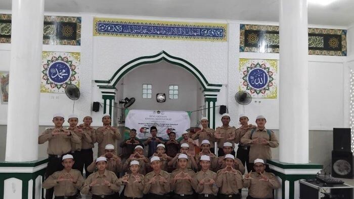 PRODI PBA FAKULTAS TARBIYAH AJAK SANTRI PRAKTIK KOMUNIKASI BAHASA ARAB DENGAN NATIVE SPEAKER