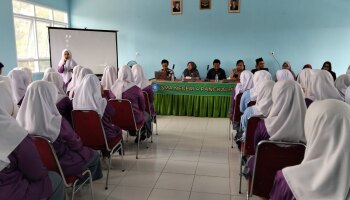 Fakultas Tarbiyah IAIN SAS Babel Gelar Seminar Sosialisasi Perguruan Tinggi di SMA Negeri 4 Pangkalpinang