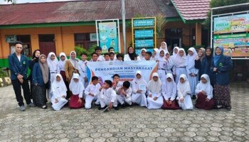 MAHASISWA PRODI PAI FAKULTAS TARBIYAH IAIN SYAIKH ABDURRAHMAN SIDDIK BANGKA BELITUNG MELAKUKAN PROJEK PENGUATAN PROFIL PELAJAR PANCASILA
